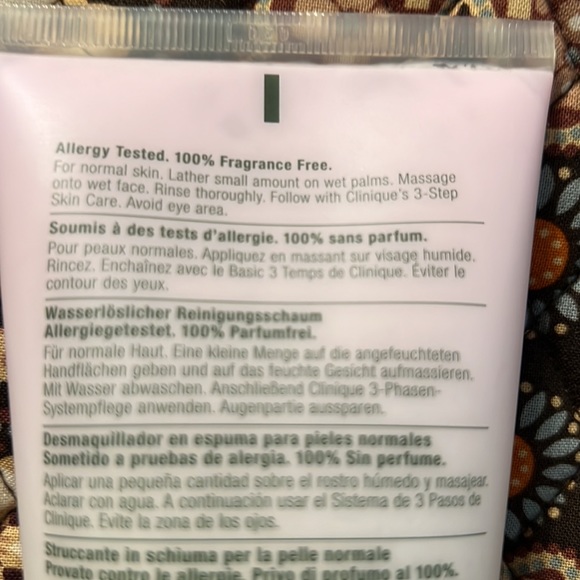 Clinique rinse-off foaming cleanser 5 FL. OZ. - Picture 5 of 5